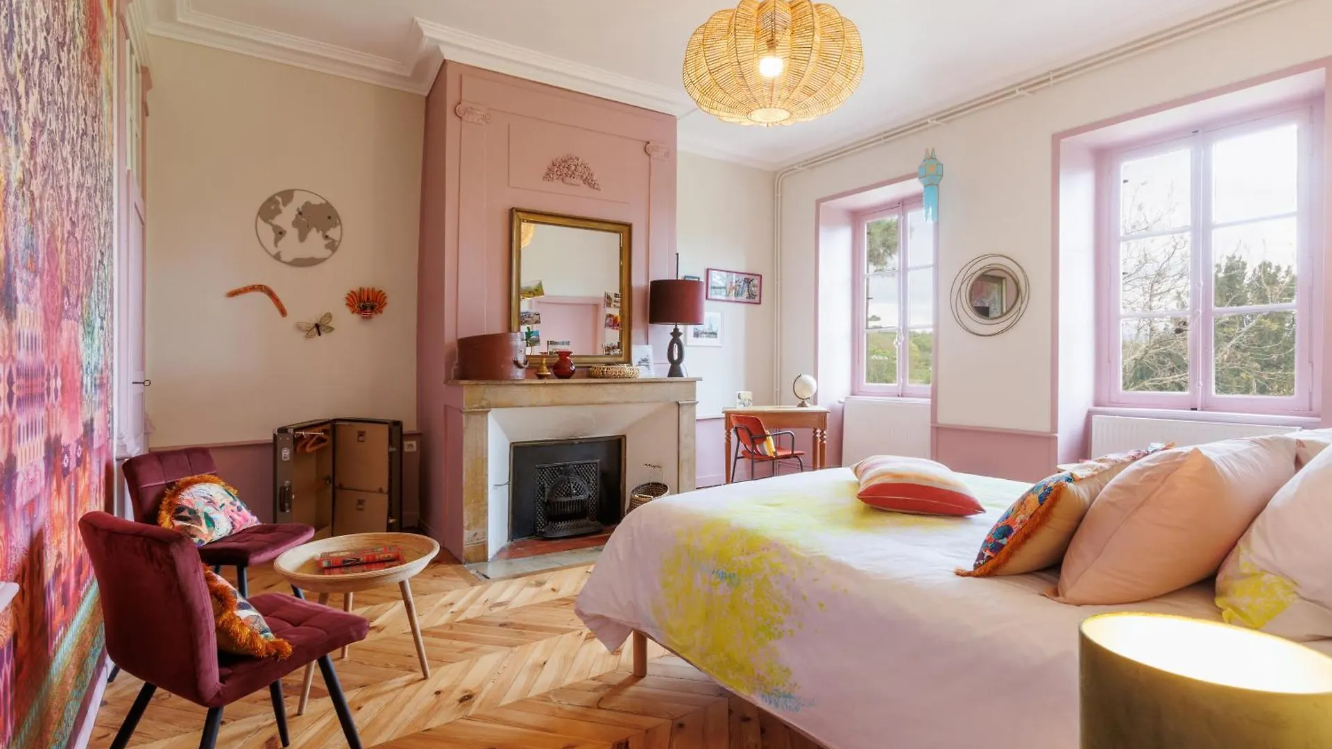 Chambres D'Hotes Chateau De Bourrassol Menetrol Guest house