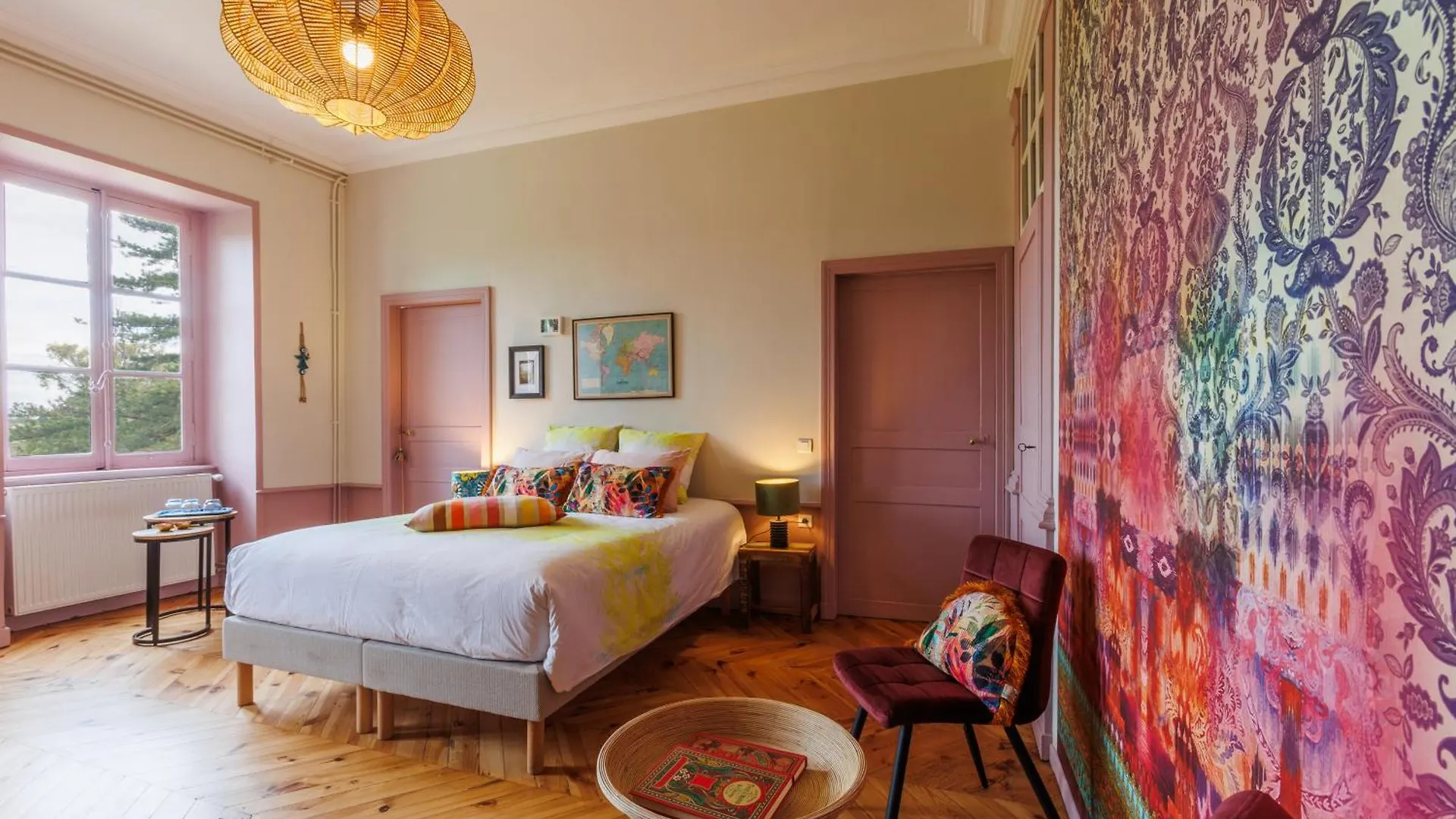 Guest house Chambres D'Hotes Chateau De Bourrassol Menetrol