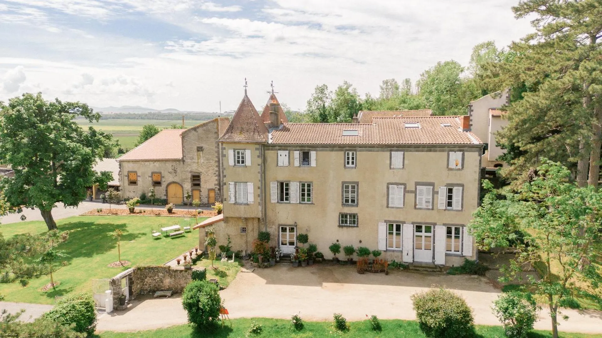 Chambres D'Hotes Chateau De Bourrassol Menetrol